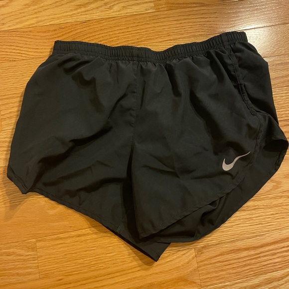 nike women’s dri fit black shorts - Picture 1 of 4